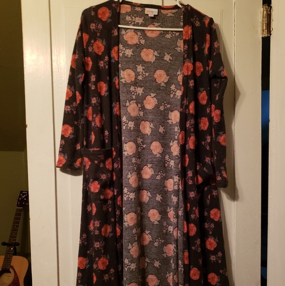 XS Lularoe Sarah - Picture 1 of 3